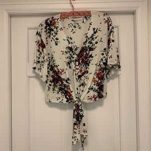 NWOT VNeck Front Tie Blouse. Size S